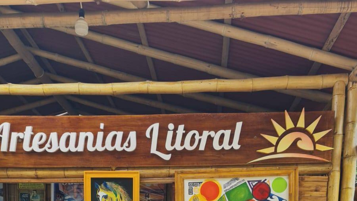 Luis Coronado (izq) autor de su nuevo libro inició los preparativos de su nueva obra.