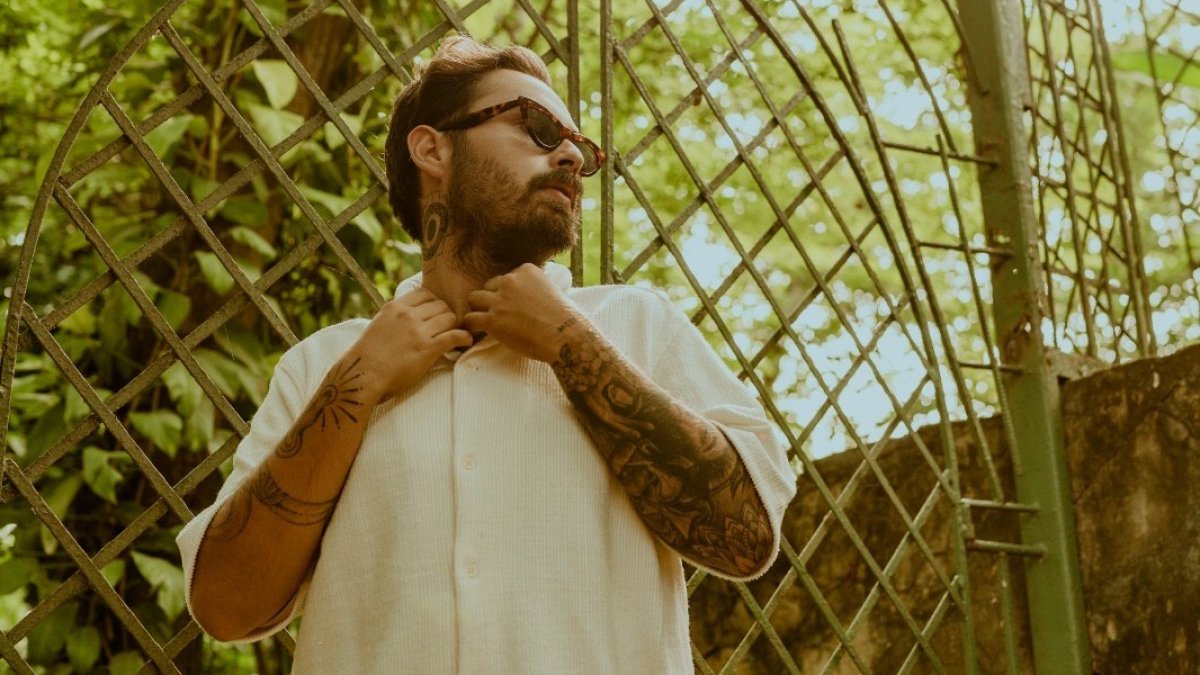 El músico guayaco Luis Alcívar prepara para este 2025 el lanzamiento de su esperado álbum debut.