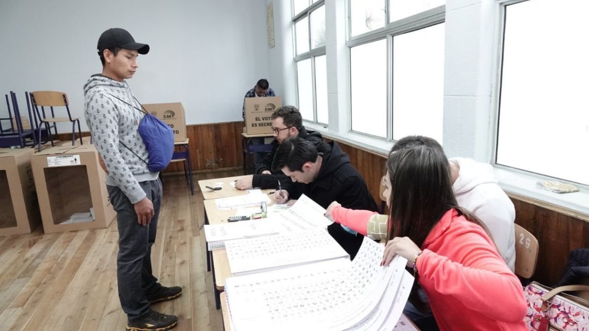 Los ecuatorianos volverán a las urnas el 13 de abril.