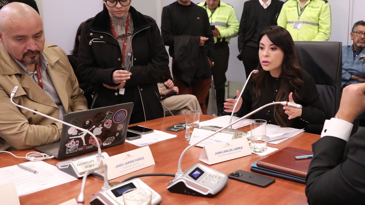 Pamela Aguirre preside la Comisión de Fiscalización. La mesa señaló que el Gobierno se niega a entregar información de la concesión del campo Sacha.