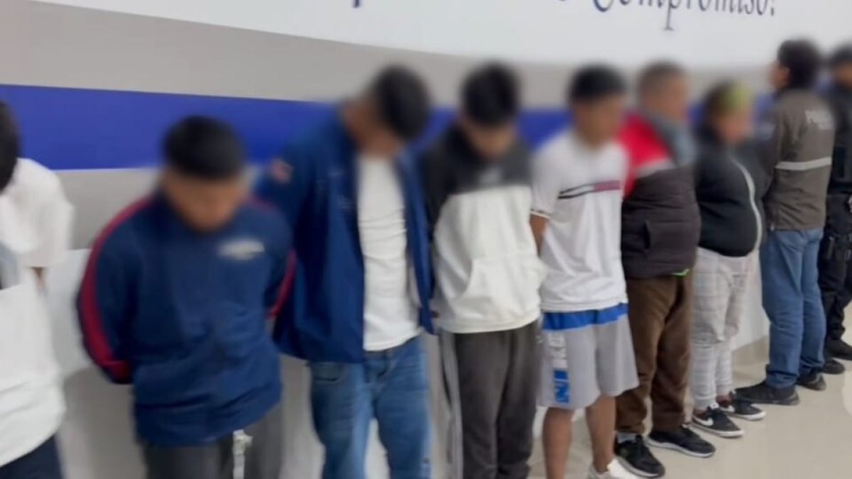 𝐅𝐢𝐬𝐜𝐚𝐥𝐢́𝐚 𝐩𝐫𝐨𝐜𝐞𝐬𝐚 𝐚 𝟓 𝐩𝐞𝐫𝐬𝐨𝐧𝐚𝐬 𝐩𝐨𝐫 𝐝𝐞𝐥𝐢𝐧𝐜𝐮𝐞𝐧𝐜𝐢𝐚 𝐨𝐫𝐠𝐚𝐧𝐢𝐳𝐚𝐝𝐚