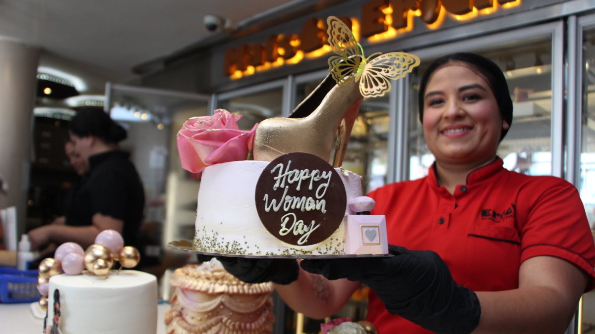 En la panadería y pastelería Erick han preparado tortas especiales por el Día de la Mujer.