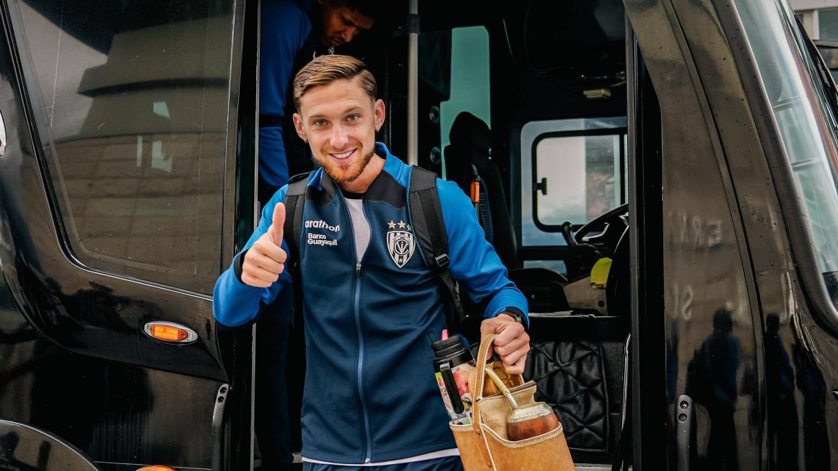 Mateo Carabajal será titular en el duelo ante Barcelona.