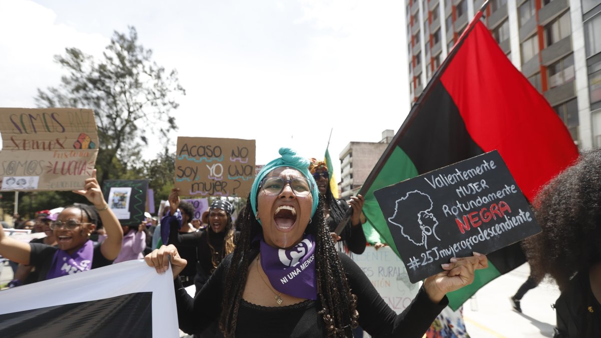 Desde el parque El Arbolito salieron miles de mujeres para conmemorar el 8M.
