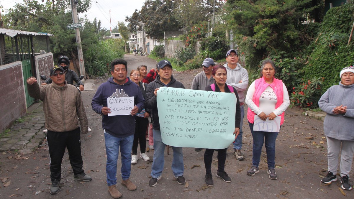 Los moradores aseguran que se realizó un estudio técnico para el adoquinado ecológico, pero que el Cabildo se rehúsa a intervenir la ruta.