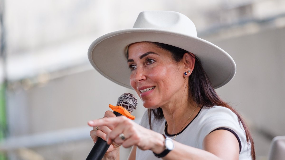 La candidata del correísmo, Luisa González.