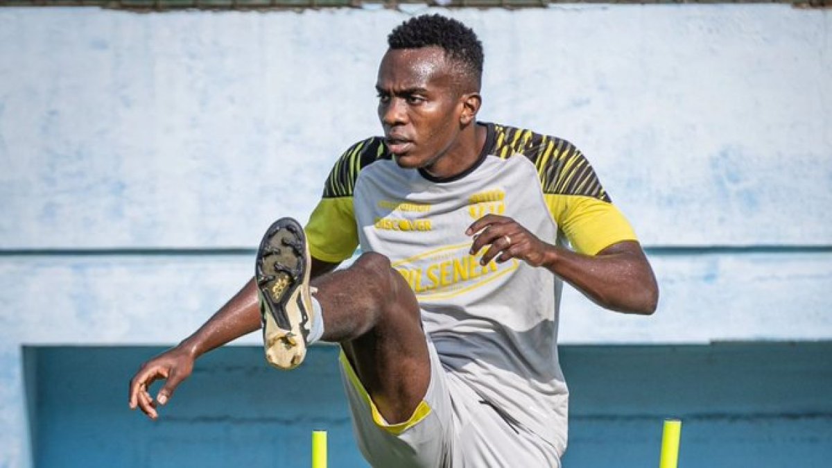 Jhonny Quiñónez fue titular en derrota por goleada 4-0 de Barcelona SC ante Independiente del Valle.