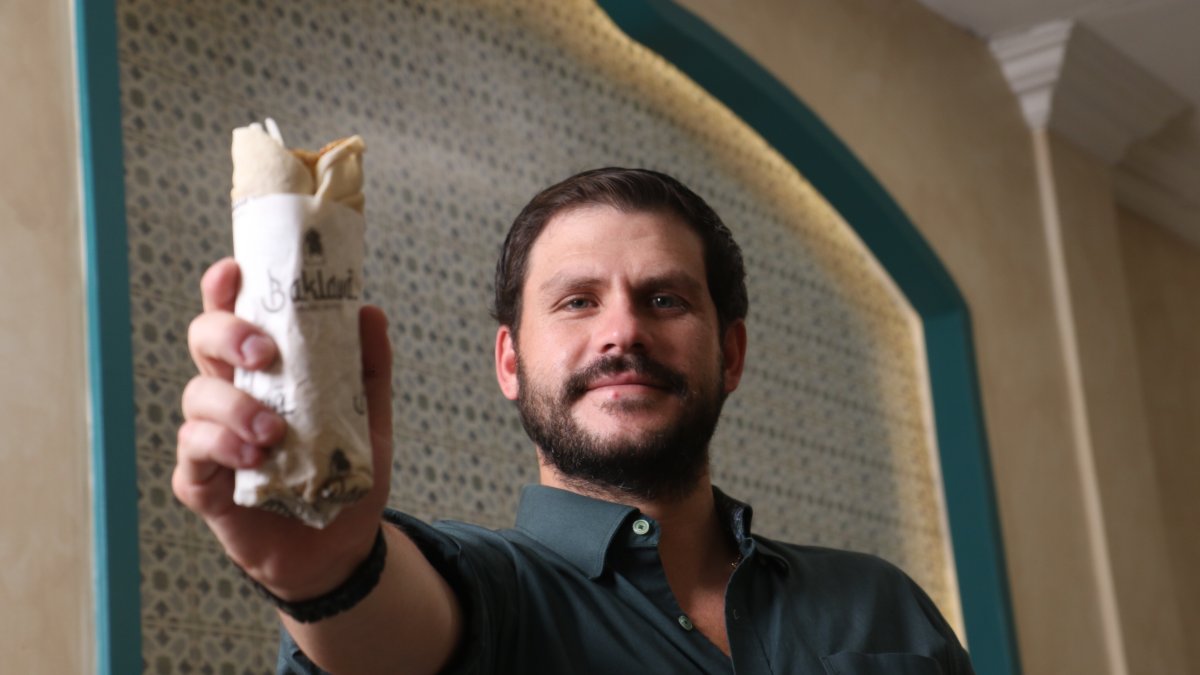 Su pasión por los sabores árabes lo llevó a crear una experiencia auténtica para los comensales.