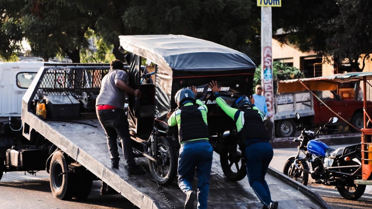 El operativo incluyó la retención de varios vehículos