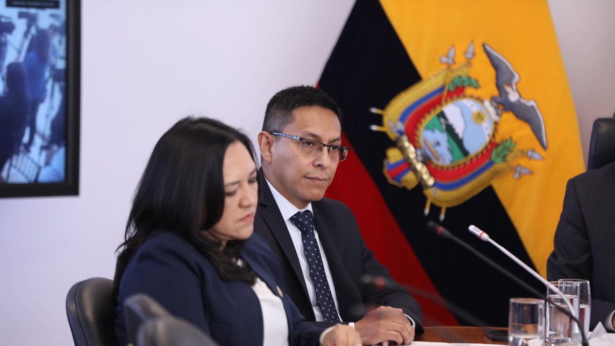 El subcontralor general del Estado, Carlos Sánchez, acudió a la mesa de Justicia.