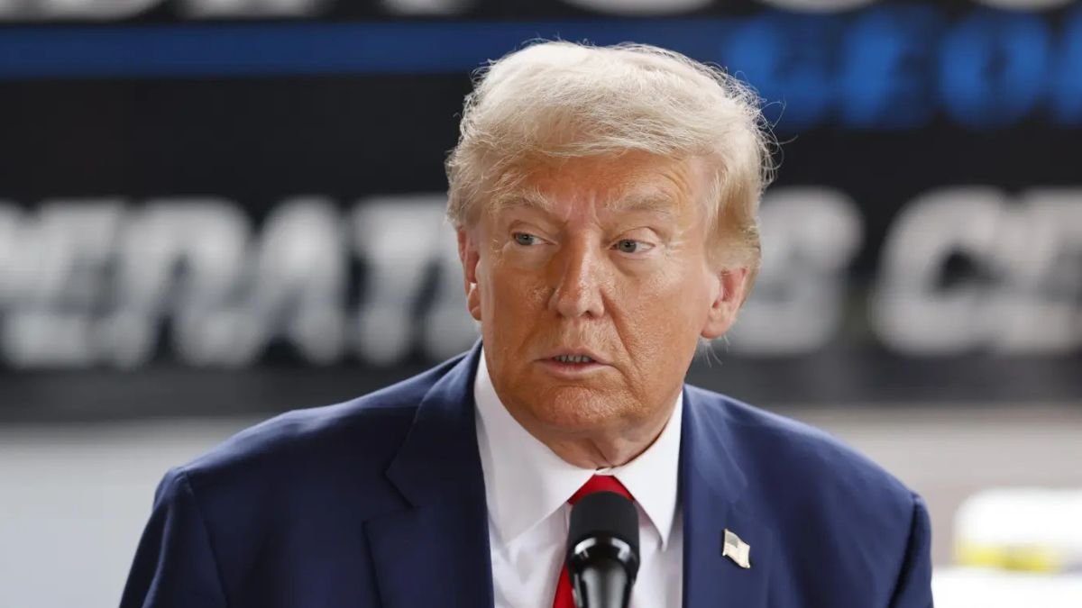 El gobierno de Donald Trump cambia la aplicación para que migrantes puedan autodeportarse.