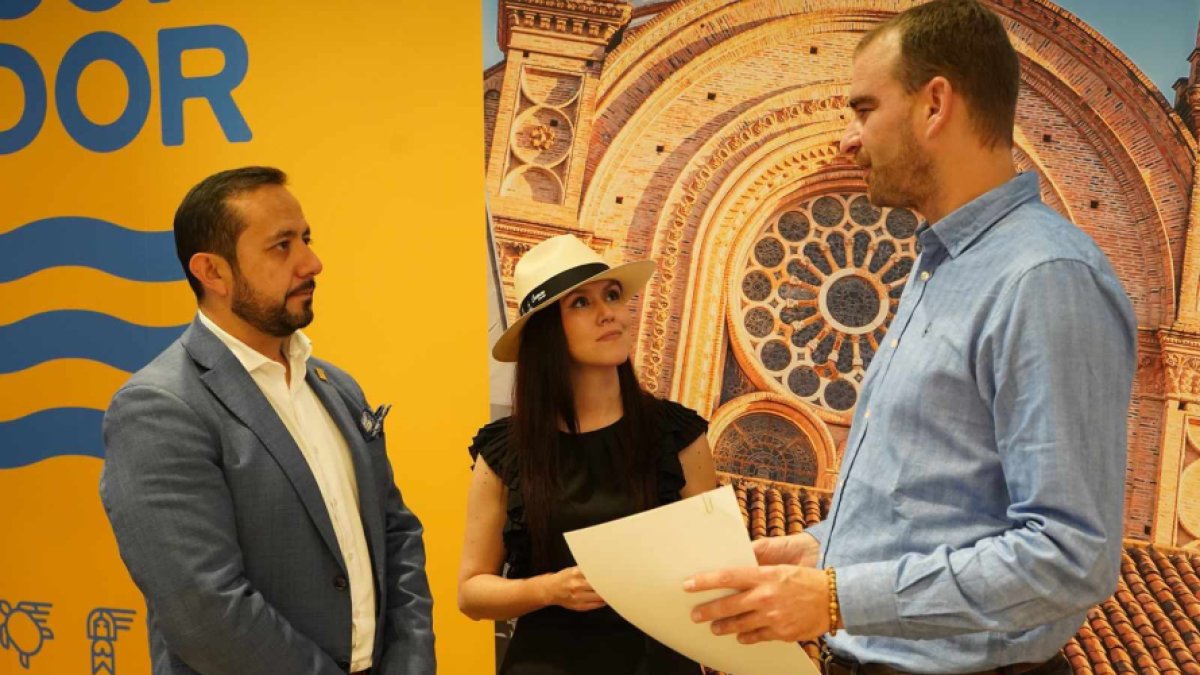 se firmó la Carta de Compromiso con la Adventure Travel Trade Association (ATTA), para que la ciudad de Cuenca se convierta en la sede del evento AdventureNEXT 2025.