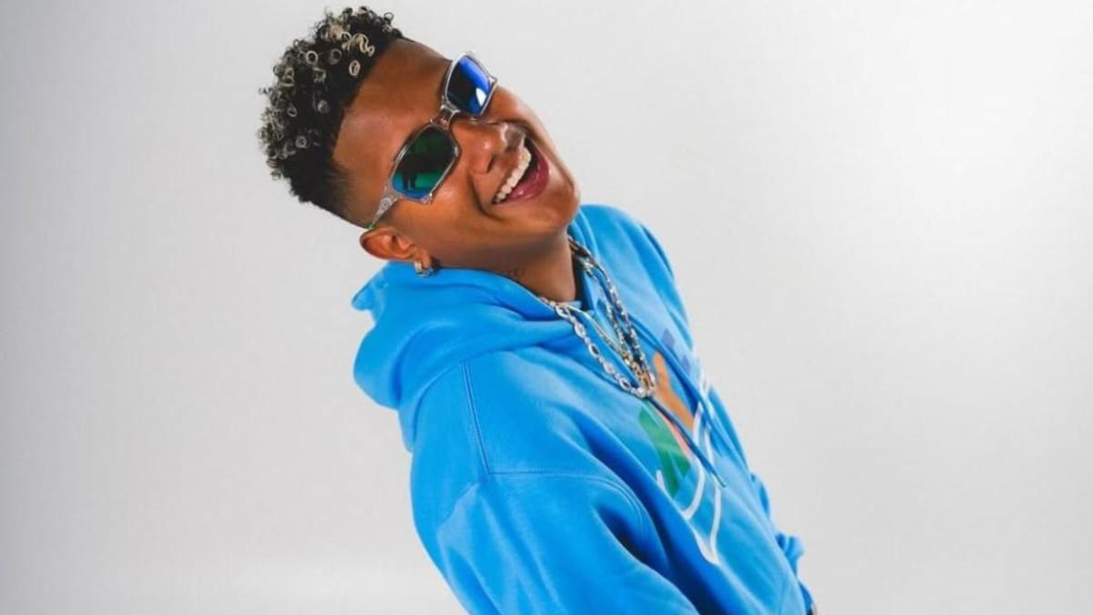 A sus 21 años, Jombriel se ha consolidado como uno de los artistas ecuatorianos más influyentes.