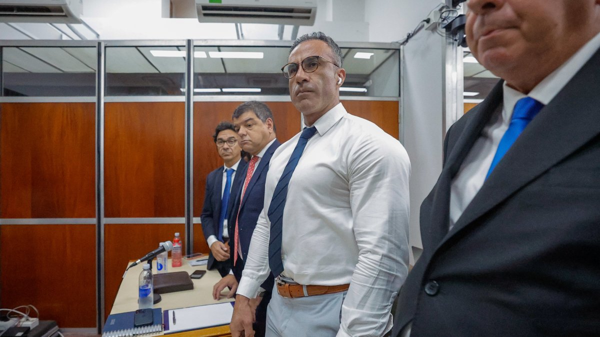 Leopoldo Luque, el médico acusado de no haber proporcionado la ayuda necesaria a Maradona, durante el juicio.