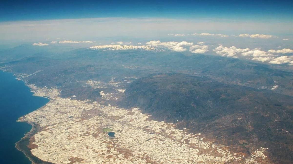 El agua, ingrediente primario para la vida, existía incluso antes de que se formaran los bloques de construcción de la propia galaxia.