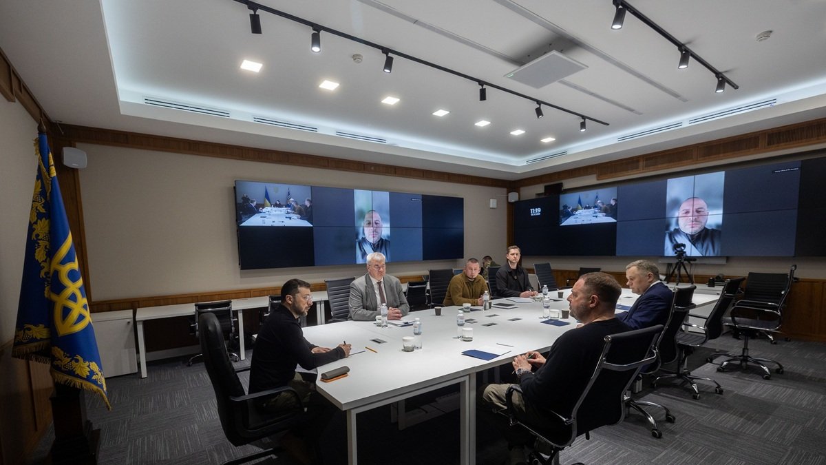 Kiev. El presidente Volodimir Zelenski se reúne con delegación que participó en las negociaciones en Yeda.