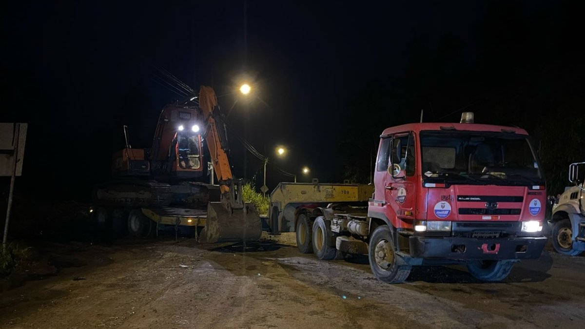 Equipo técnico y operativo del MTOP presta su apoyo en la contención, gestión y mitigación del derrame de petróleo.