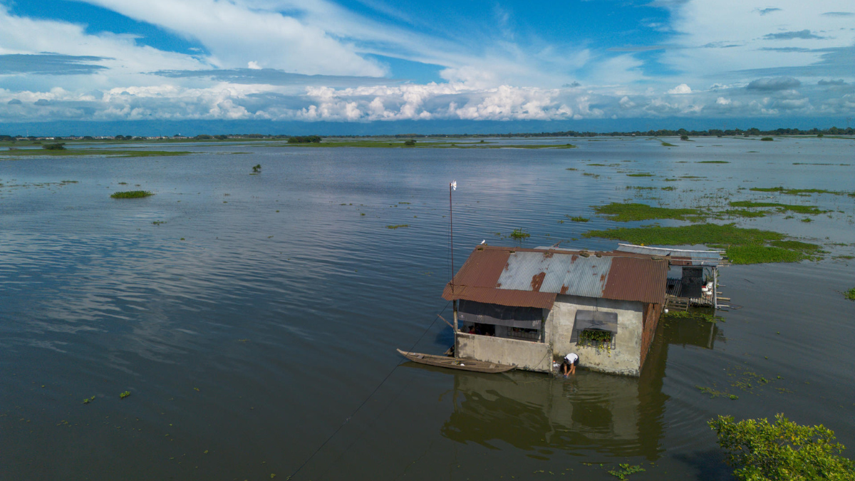 Fotografía aérea del 4 de marzo de 2025 de casas afectadas por una inundación en Jujan, provincia del Guayas (Ecuador). EFE/ Mauricio Torres