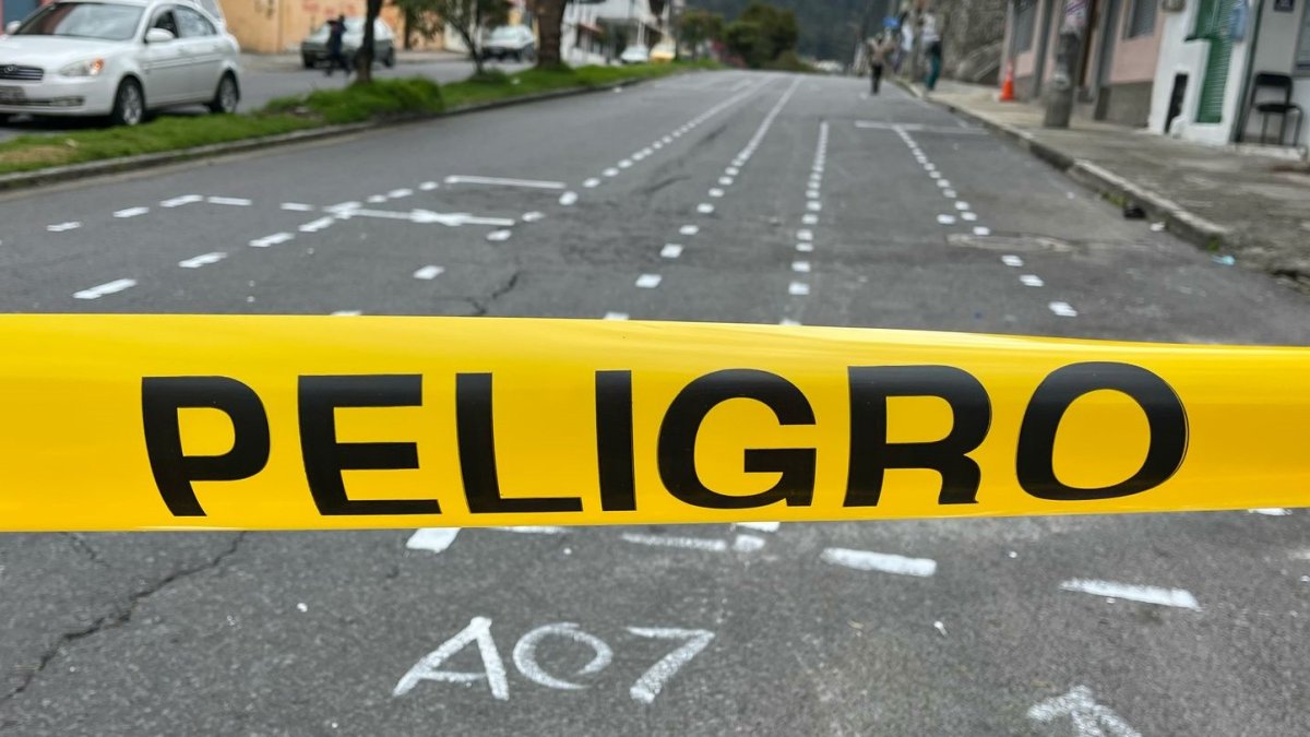 El cierre en el lado occidental de la av. Mariscal Sucre será total, para construir la primera fase del intercambiador en la av. Mariana de Jesús.