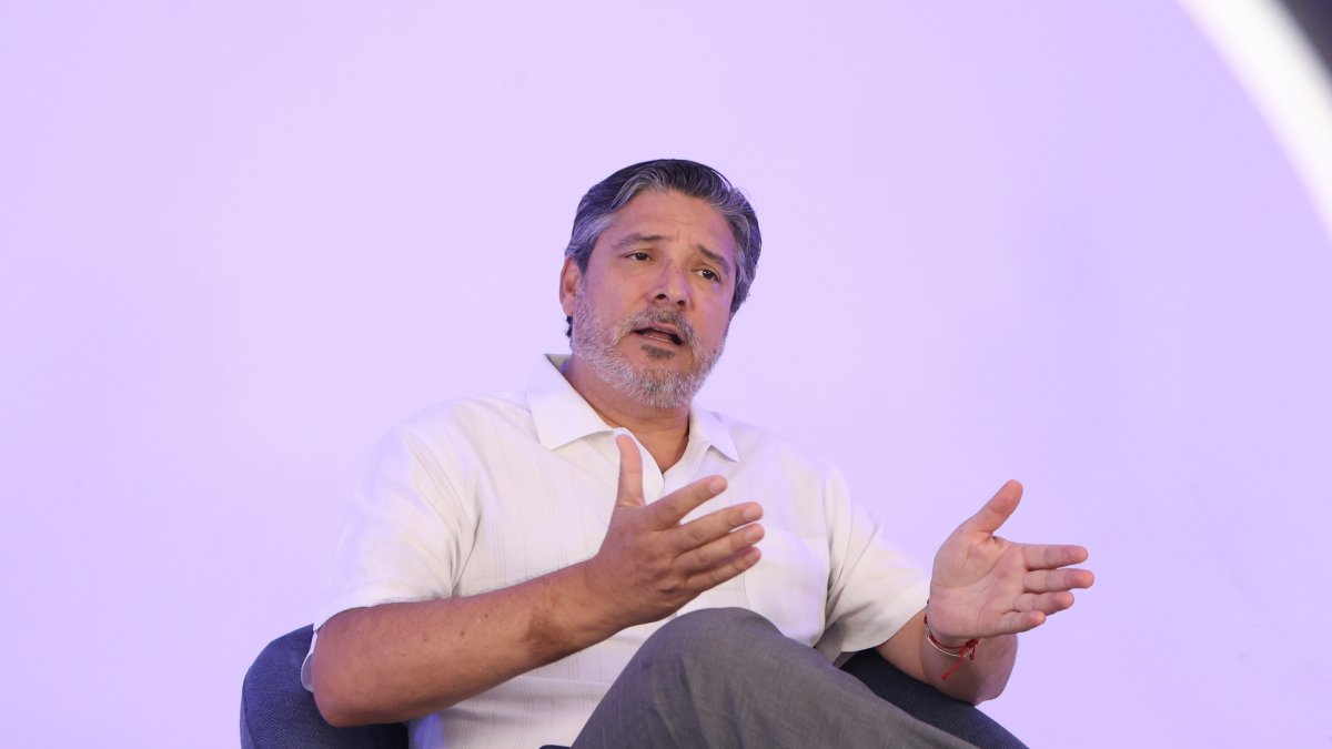 Puga es el vocal 7. Aparte del deporte, se dedica a la agricultura y la construcción.