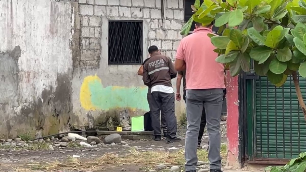 El hecho violento se registró al interior de este callejón, en el barrio 6 de Diciembre, ubicado al noreste de El Coca.