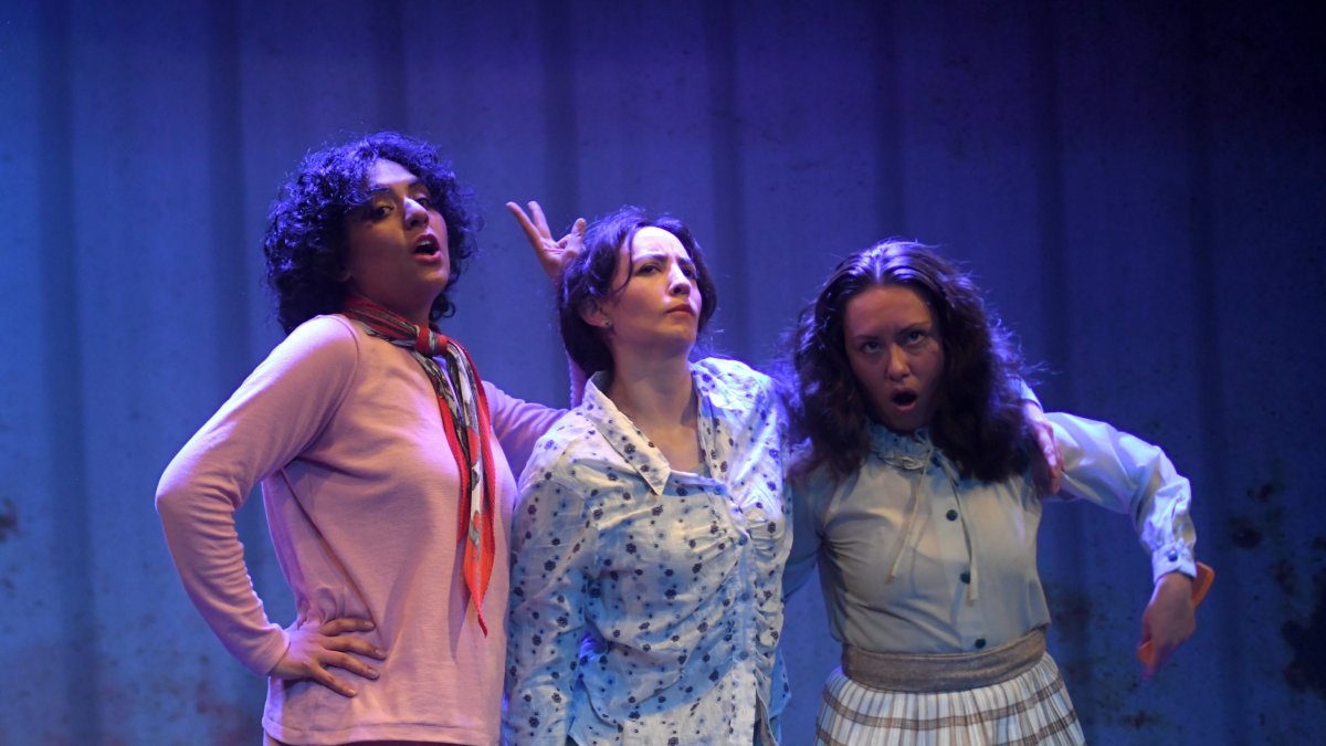 La comedia tuvo un primer recorrido por seis parroquias rurales de la capital.