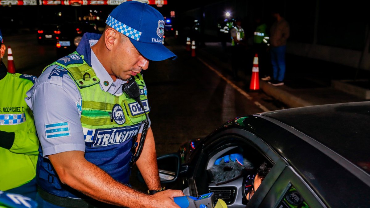 Los agentes han realizado varios operativos de pruebas de alcoholemia en Guayaquil