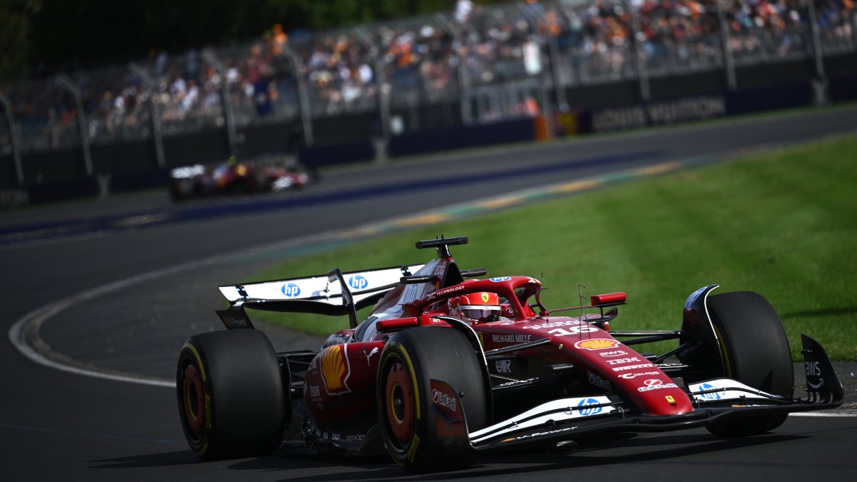 Lewis Hamilton debuta con la escudería Ferrari.