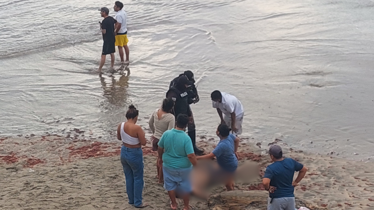 Aunque los intentos de rescate no pararon, los jóvenes no lograron salir con vida.