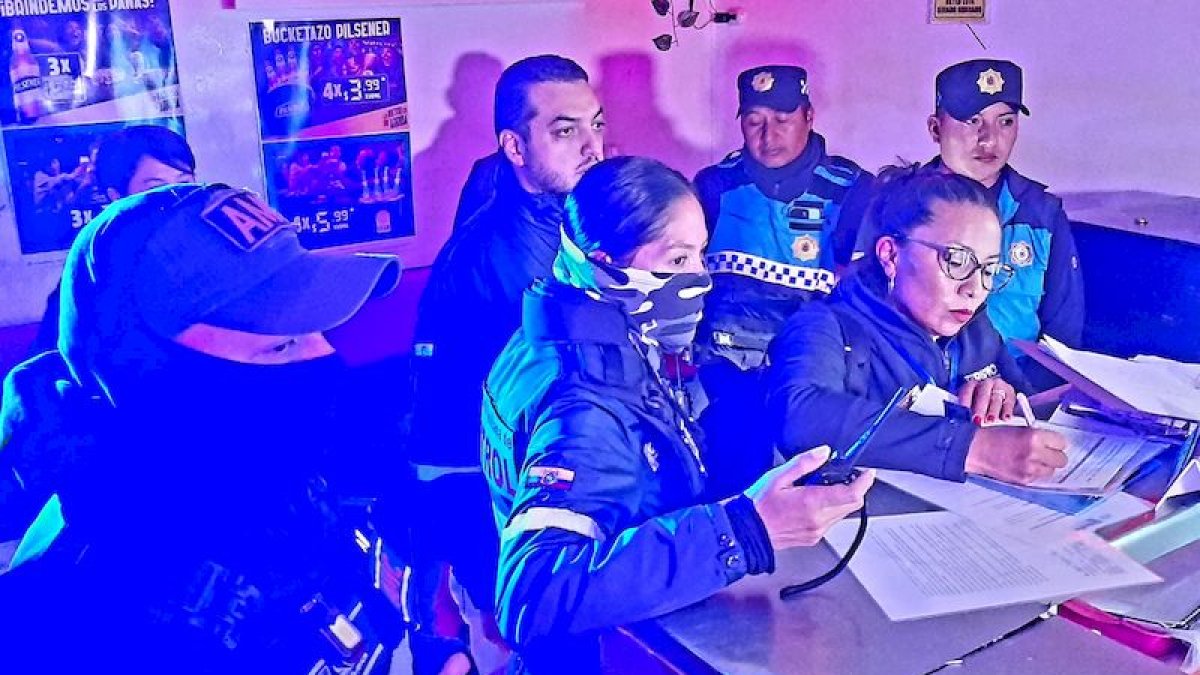 Algunos locales no contaban con la licencia única de funcionamiento.