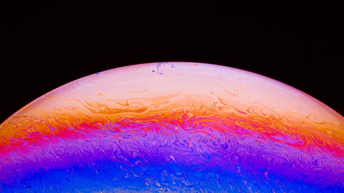 El primer Mercurio retrógrado del 2025 comienza en Aries y retrocede a Piscis