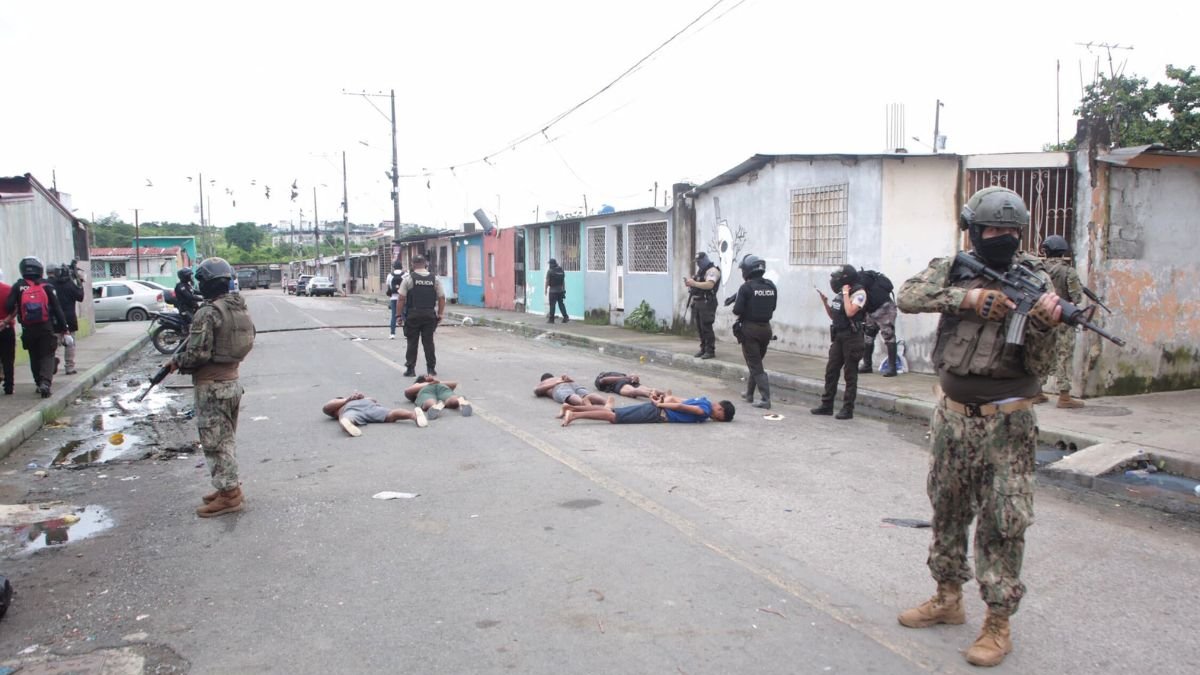 El Bloque de Seguridad realizó allanamientos en Socio Vivienda 2.