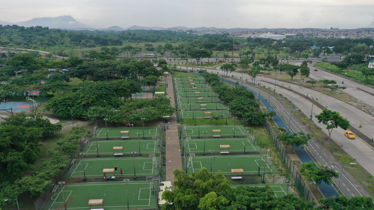 Espacio. Vista área del Parque Samanes, norte de Guayaquil.