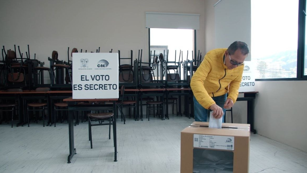 Los ciudadanos deberán dejar su celular fuera de las juntas receptoras de voto para evitar multas.