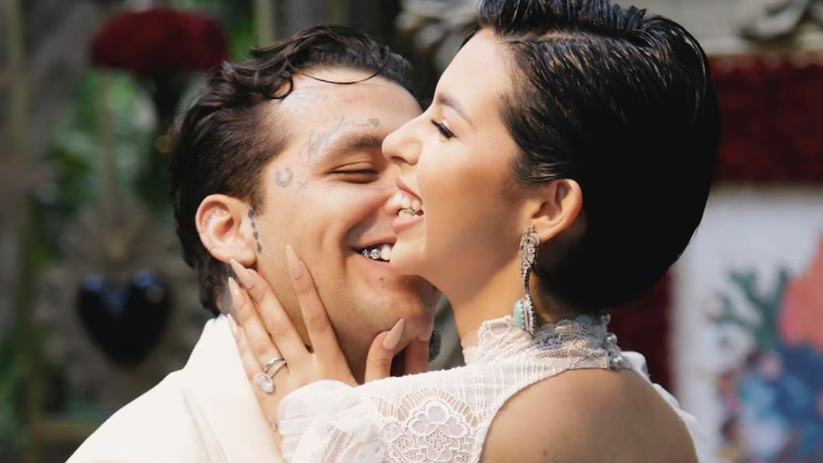 Christian Nodal y Ángela Aguilar en su boda.