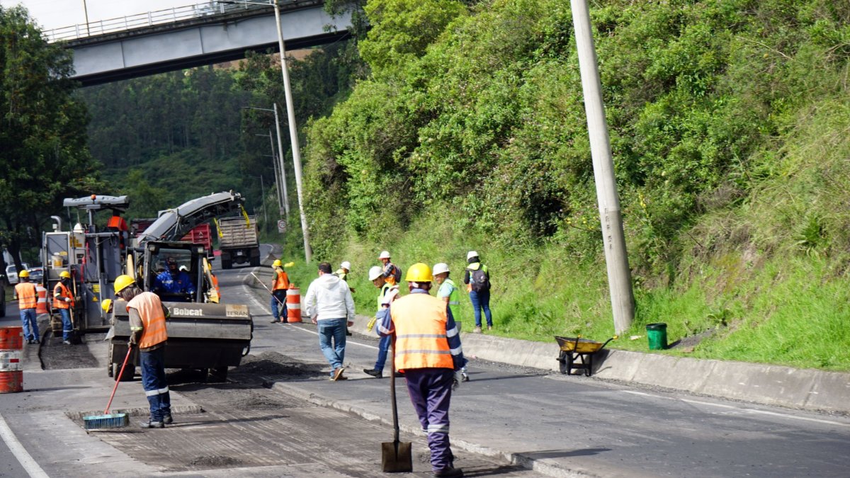En marzo se iniciaron los trabajos de bacheo tecnificado en el extremo norte de la vía, en una primera fase. Posteriormente se hará en el sur.