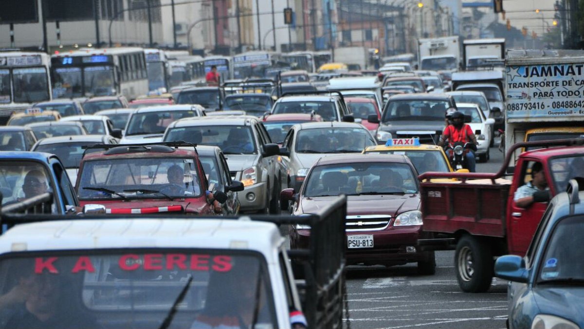 Aproximadamente 576.584 automotores conforman el parque automotor de la capital.