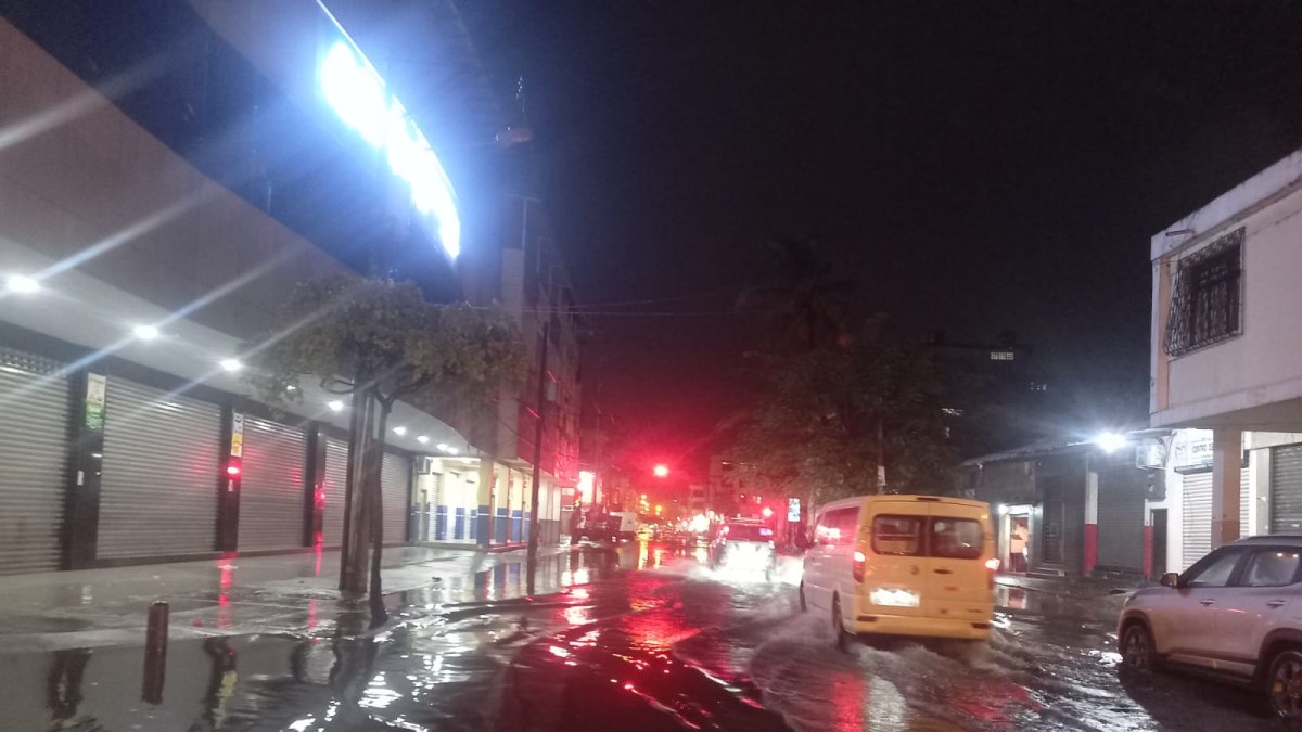 Los conductores que transitaban por esos tramos redujeron la velocidad para evitar accidentes.