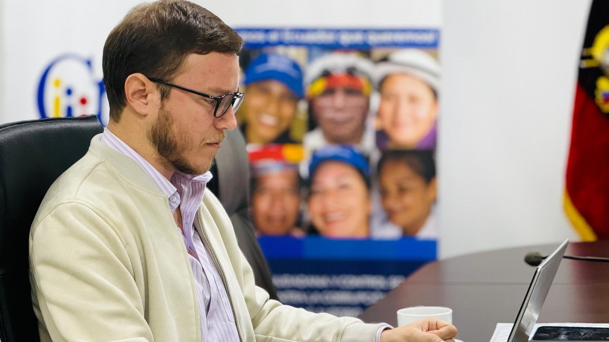 Los chats del exconsejero del CPCCS, Augusto Verduga, revelan la operación clandestina del correísmo.