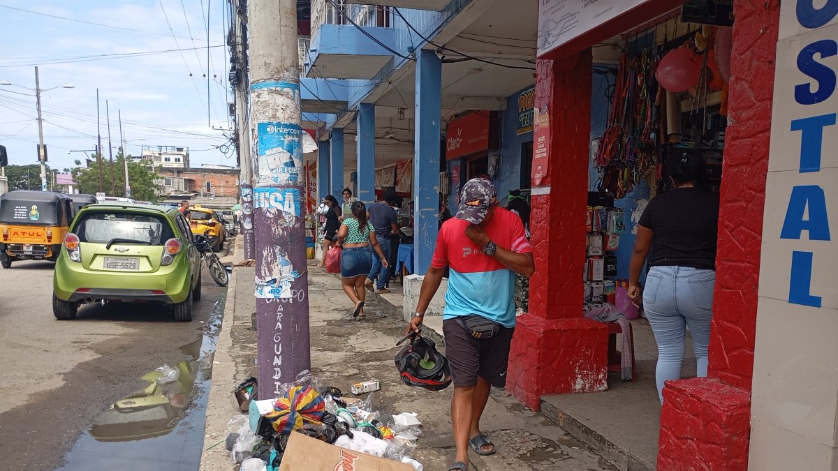 Hay sectores de Playas en los que no se recoge la basura por semanas.