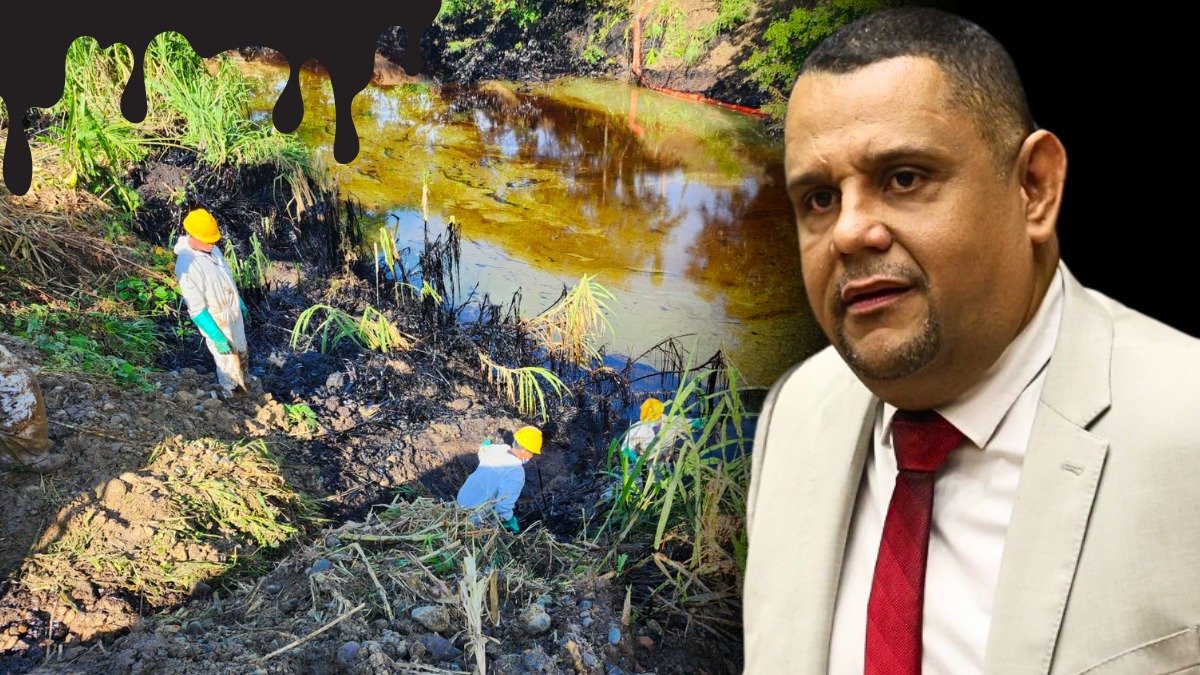 El alcalde de Esmeraldas, Vicko Villacís, compareció ante la Asamblea Nacional.