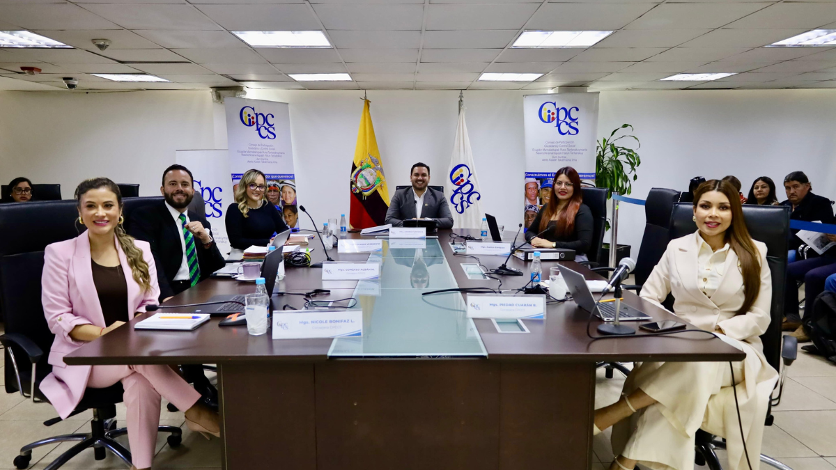 Los integrantes del CPCCS, en una sesión, el 26 de febrero del 2025.