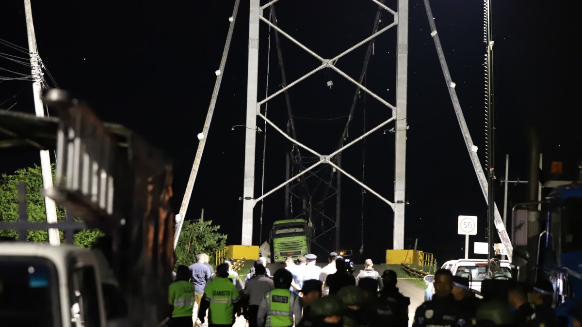 Caída de un puente colgante en Daule.