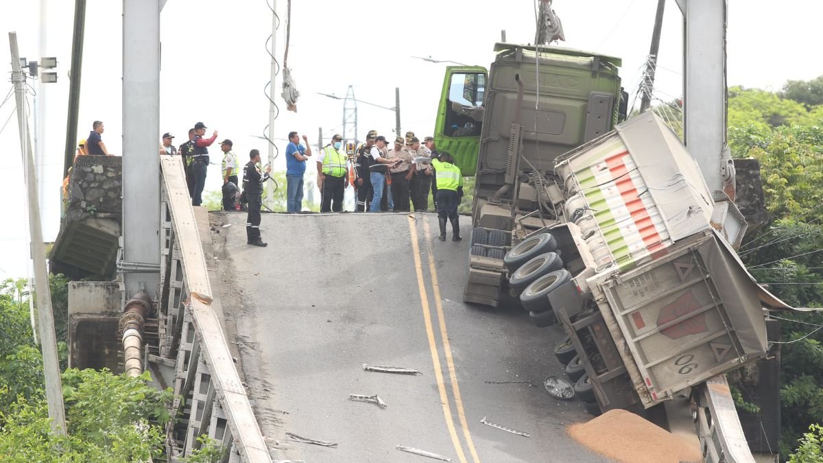 Así luce el puente colapsado Gonzalo Icaza Cornejo