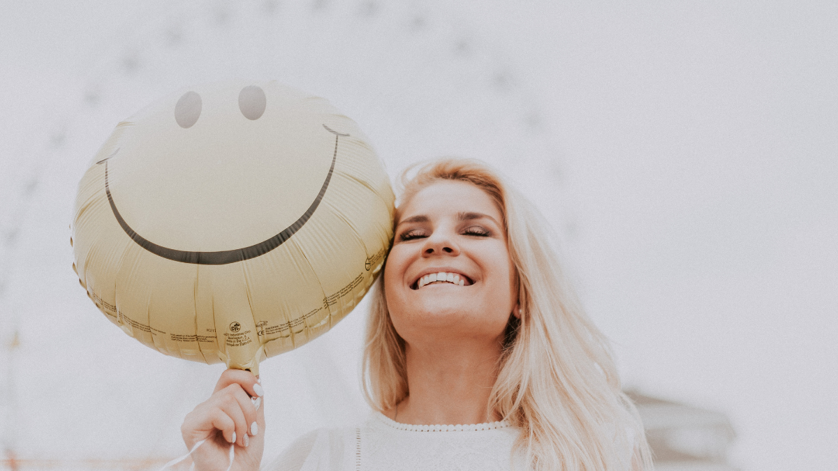 La felicidad como un derecho humano esencial y como un factor clave en el desarrollo