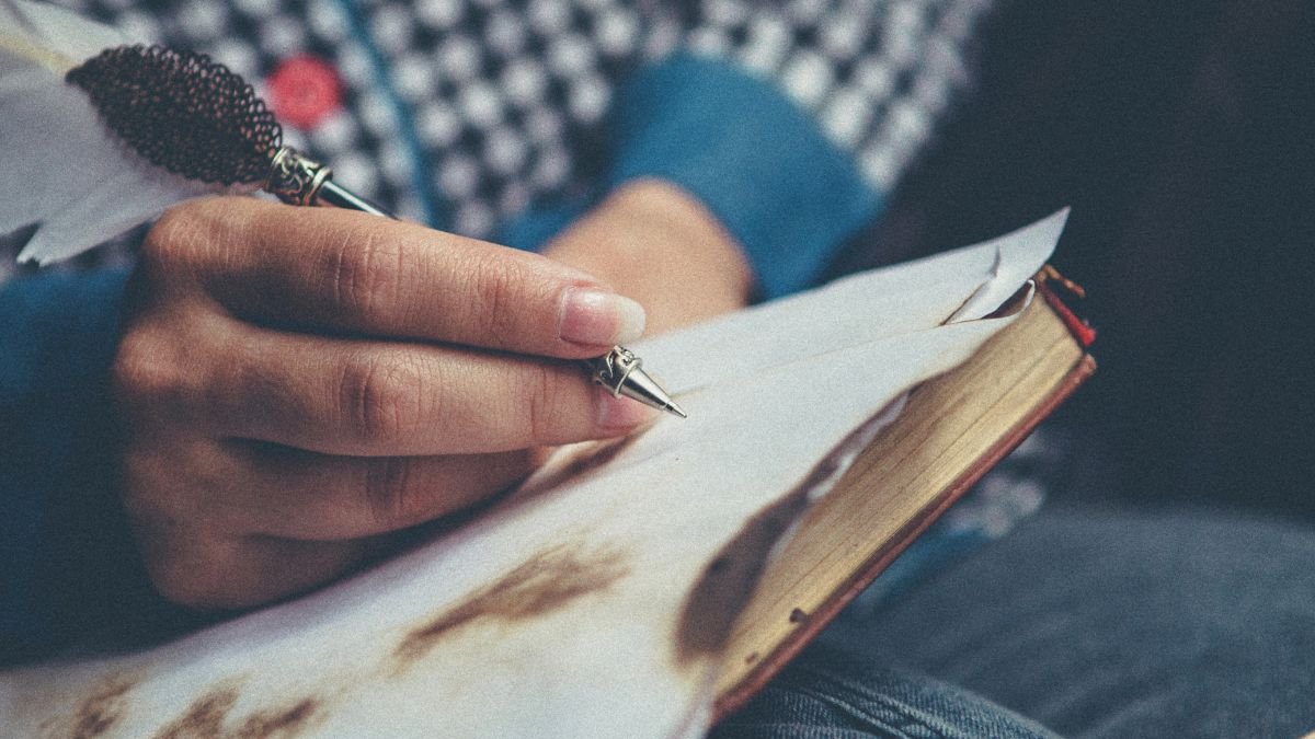 Celebración. El 21 de marzo se celebra el Día Mundial de la Poesía. Hoy reconocemos el trabajo de las escritoras contemporáneas más importantes.