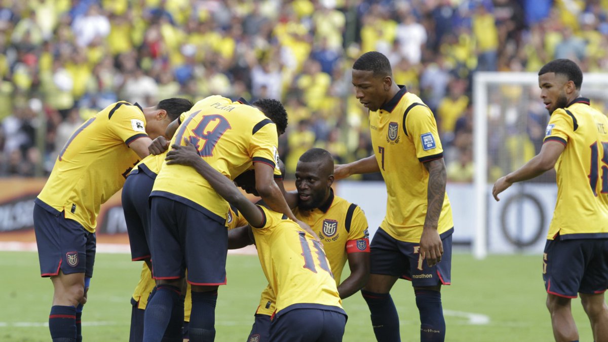 Ecuador celebró su primero gol ante Venezuela.