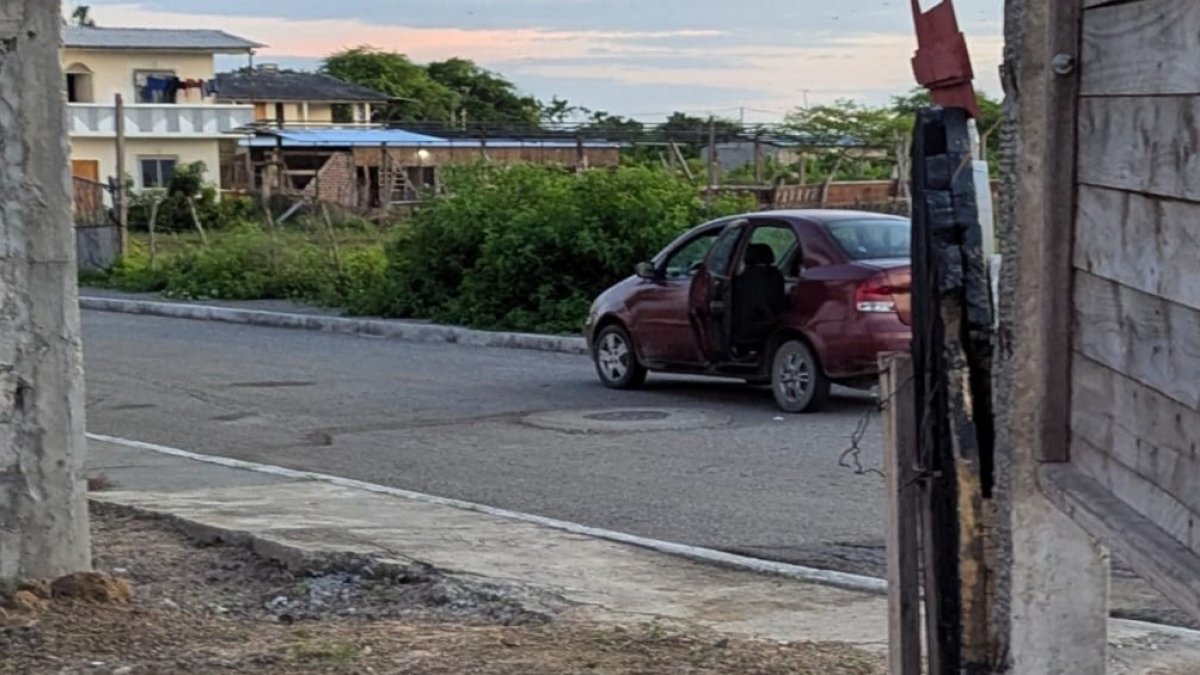 Vehículo del conductor del taxi al que se subieron los delincuentes el pasado 21 de marzo.