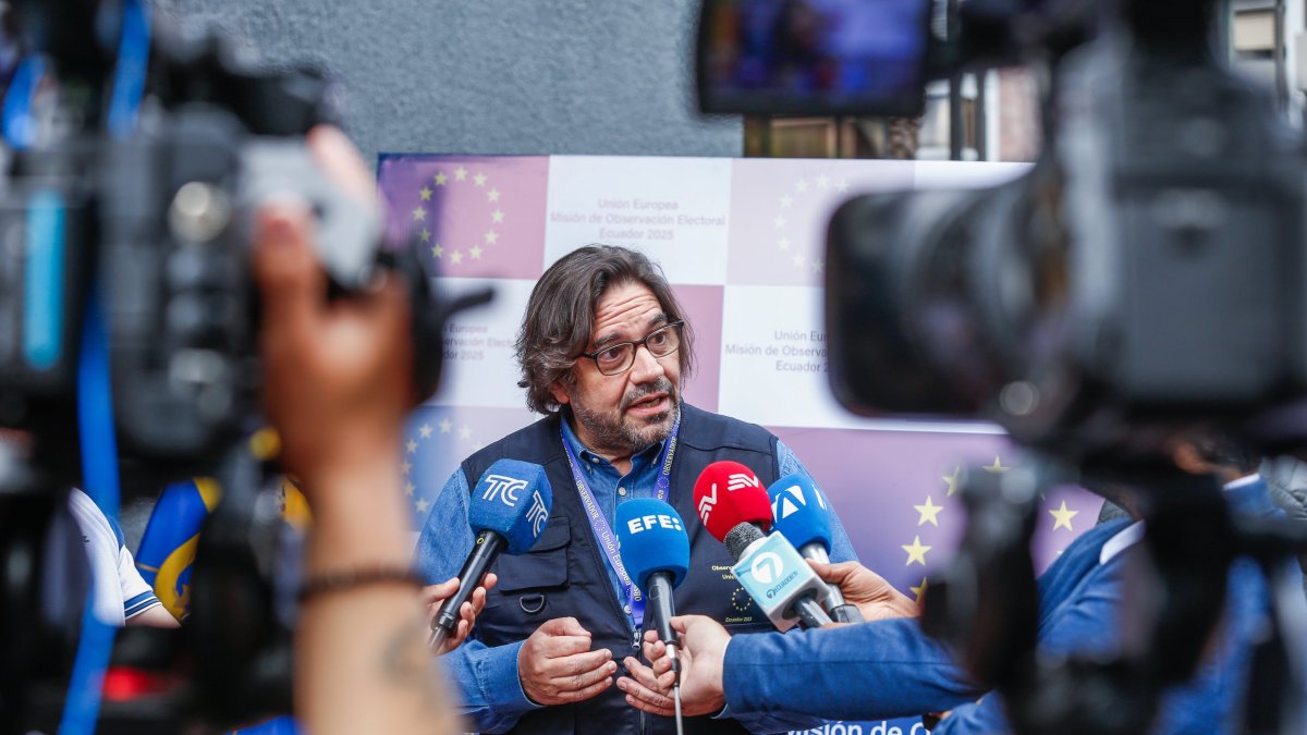 José Antonio De Gabriel preside la misión electoral de la Unión Europea, que observará las elecciones de segunda vuelta en Ecuador.