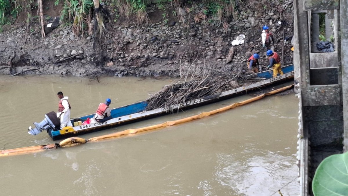 Los trabajos de remediación se enfocan en las riberas del río Caple.